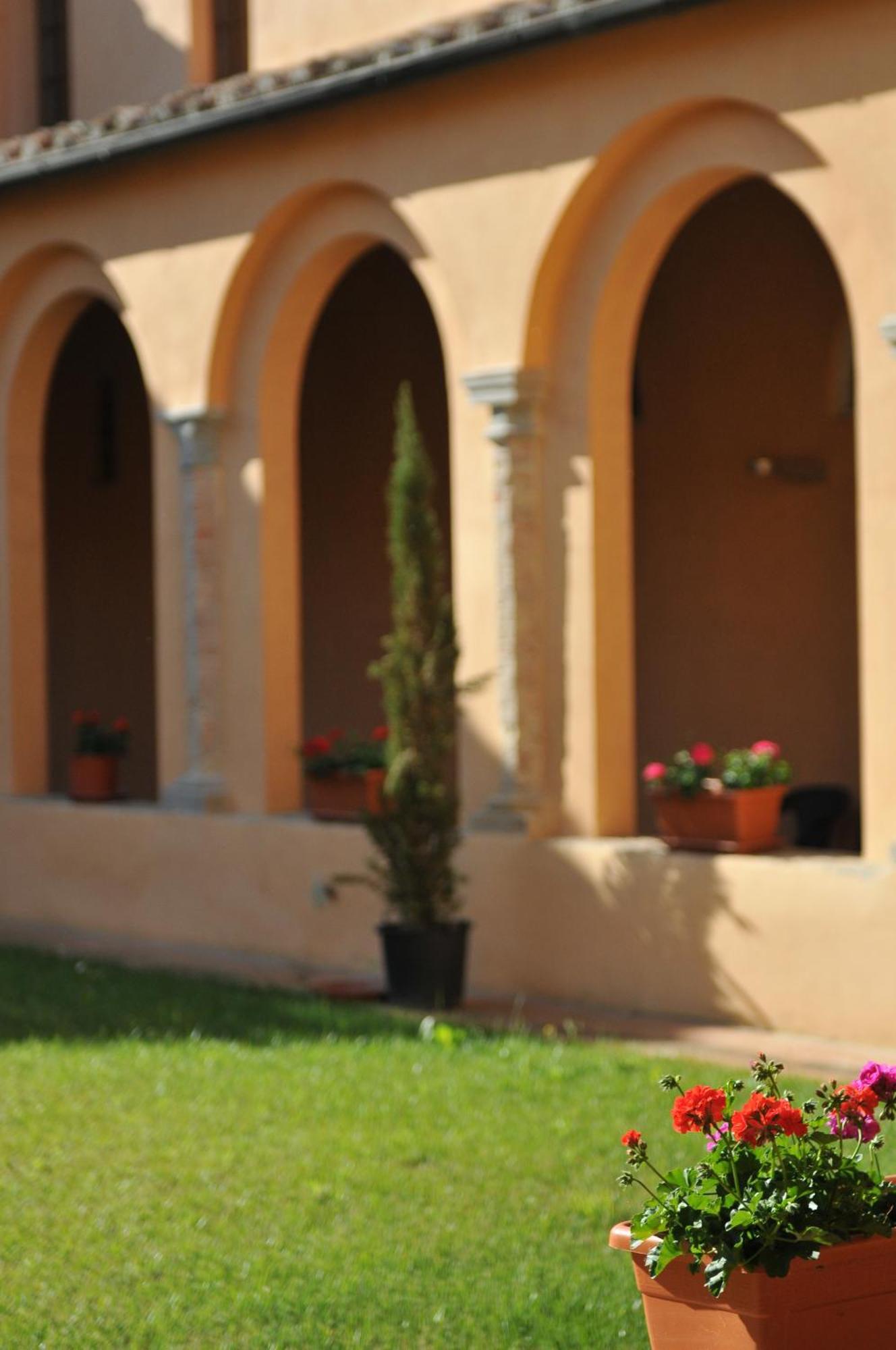 Chiostro Delle Monache Hostel ヴォルテッラ エクステリア 写真